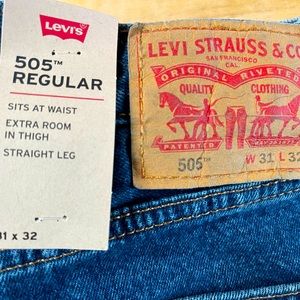 Brand new never worn Levi’s Mens Jeans style 505